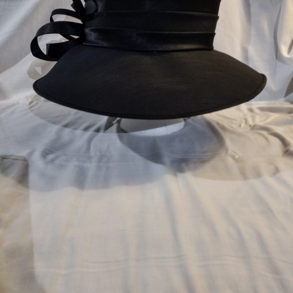 VANNI Black Women's Hat with Ribbon Detail - Picture 4 of 9